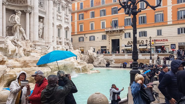 People of The Trevi Fountain