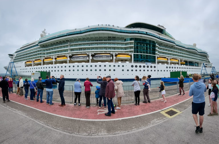 The Jewel of the Seas in Cobh