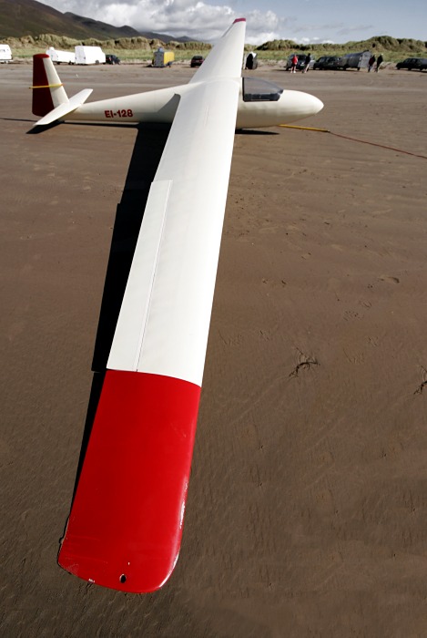 EI-128 ready to fly